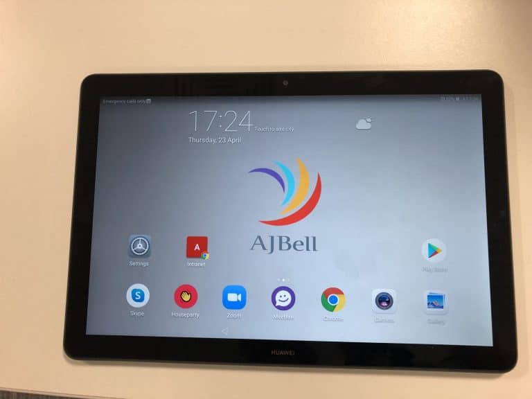 Hundreds of free Huawei tablets for care homes and hospitals