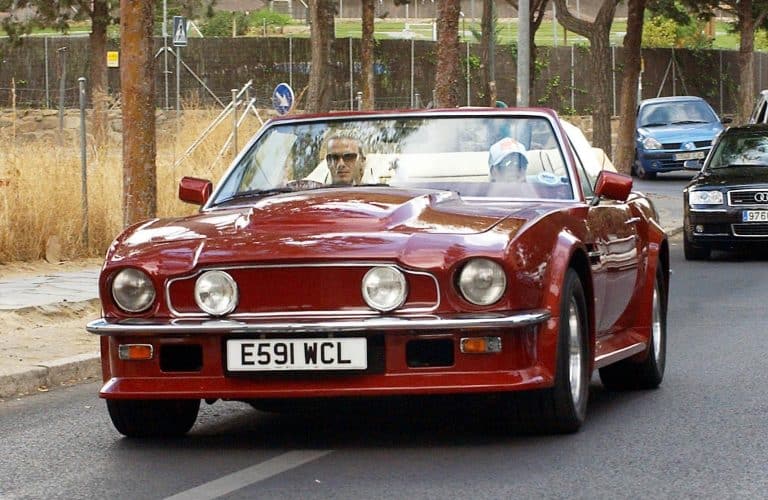 DAVID BECKHAM SCORES WITH VINTAGE ASTON MARTIN V8 VOLANTE