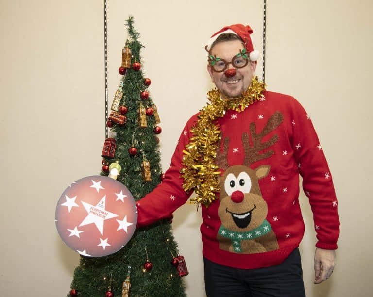 Denton and Reddish MP Andrew Gwynne makes the world better with a sweater