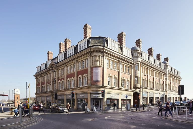 Largest cabinet manufacturer in Asia to open outlet in Altrincham