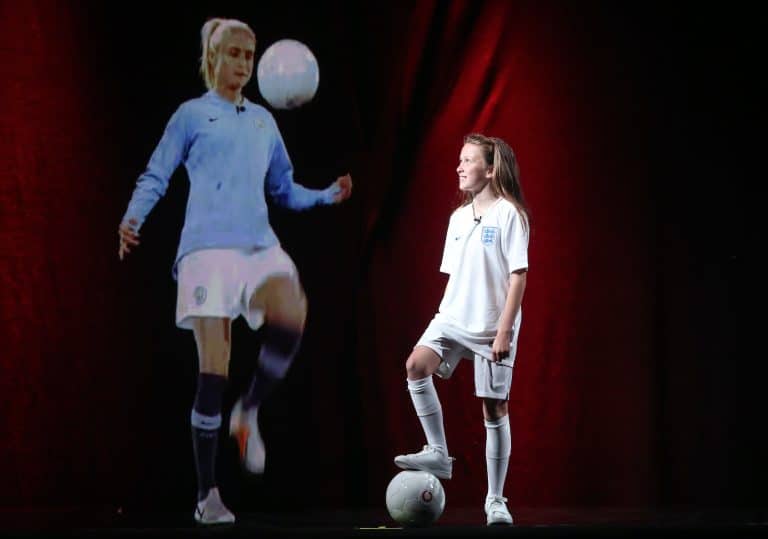 Vodafone UK conducts first holographic call using 5G