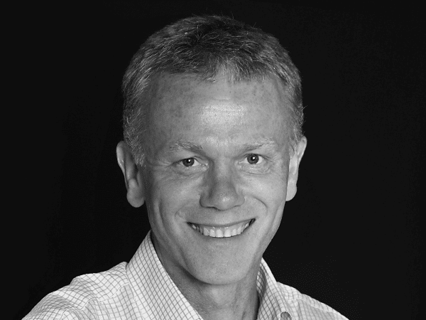 Internationally renowned leadership expert, Dr Simon Hayward, accepts honorary professorship from Alliance Manchester Business School