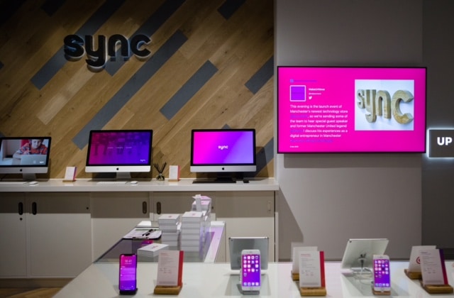Apple experts open state-of-the art technology hub in Manchester