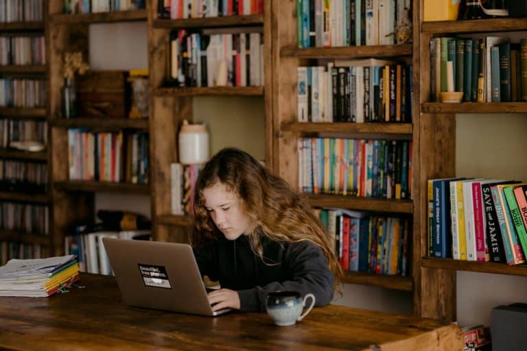 Why Schools Should Add Computer Literacy to Their Curricula