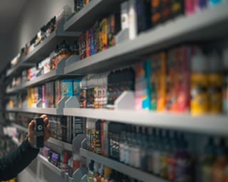Vaping: A Beginner’s Guide To E-Liquids And Expiration Dates