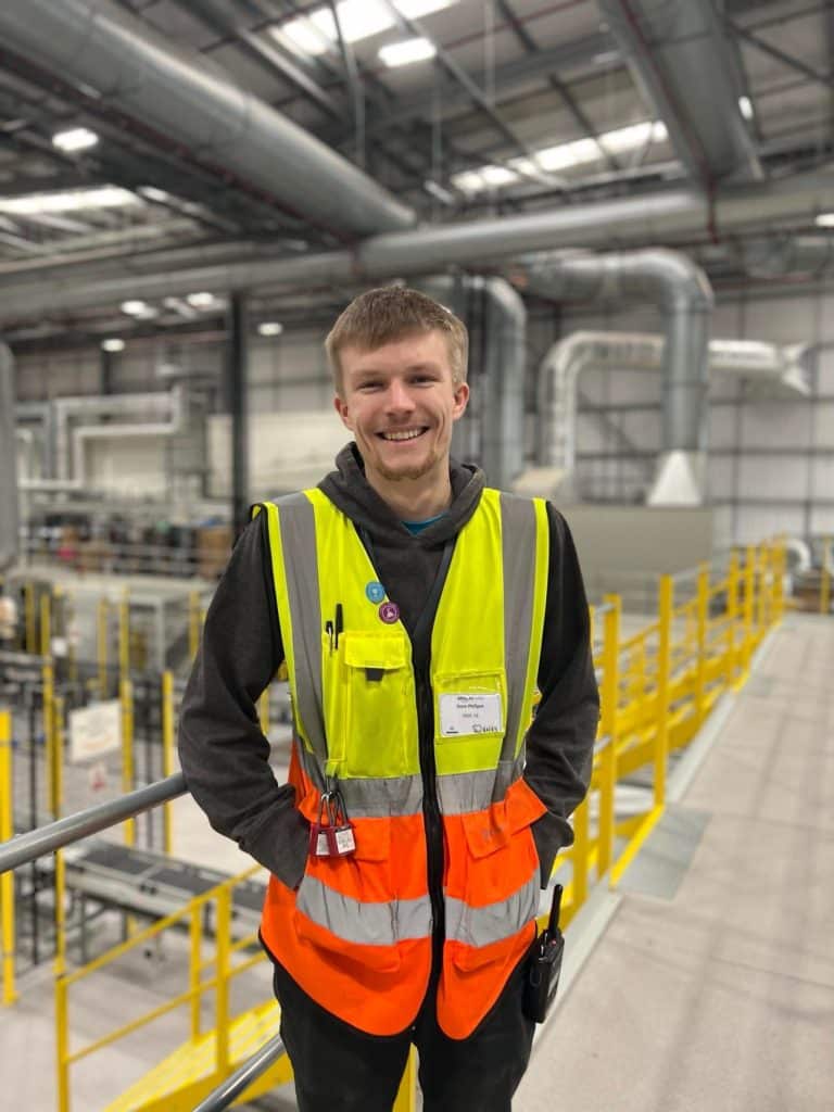 Top up degree scheme achieves major milestone: Siemens and Salford University’s training solution upskills over 100 engineers