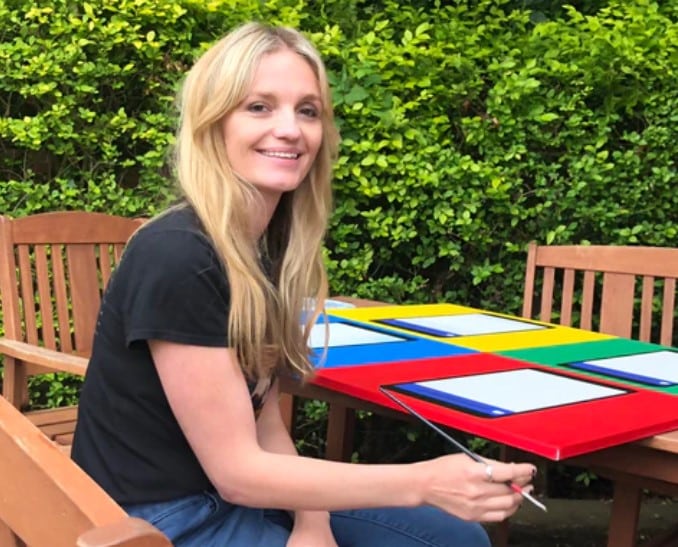 From Call Centre Operator to Gallery-Owning Artist in Five Years