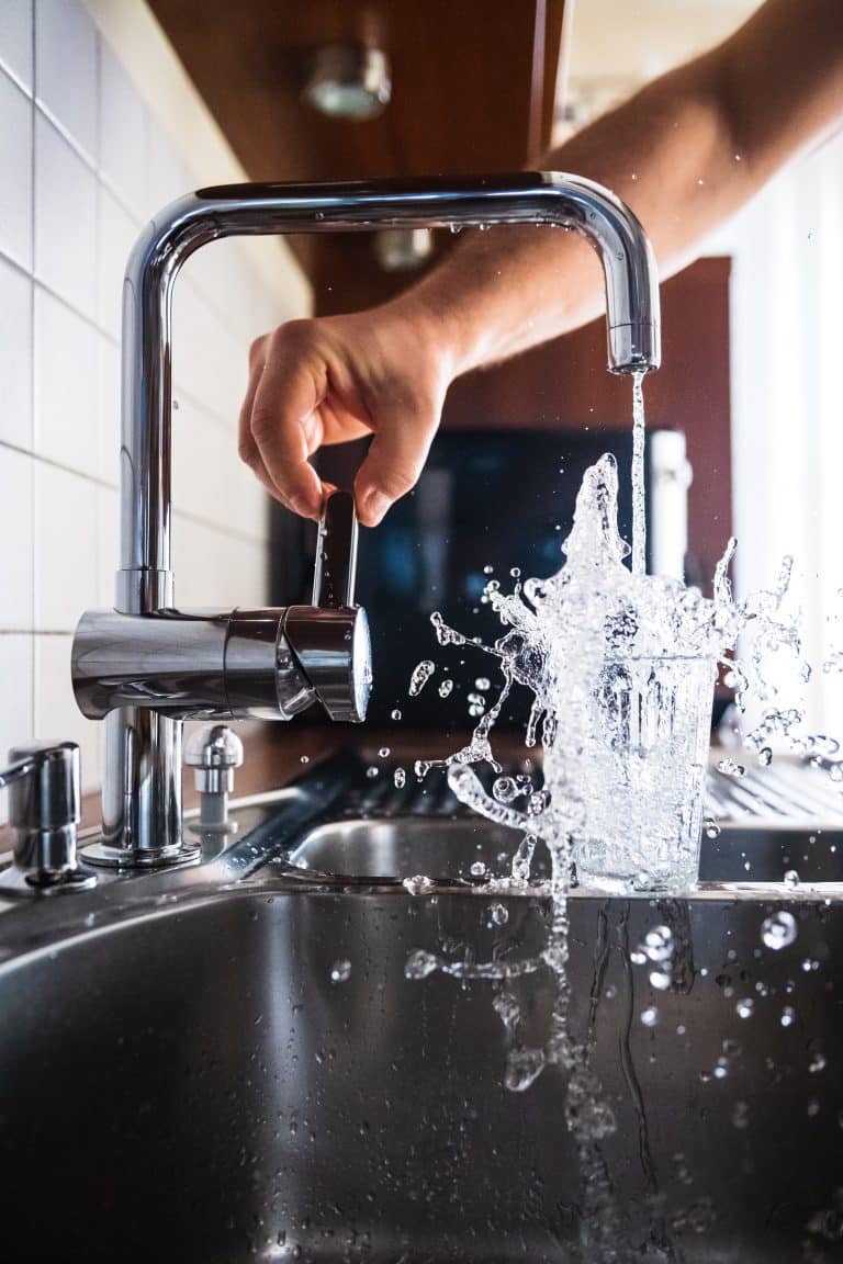 4 Signs that You Should Change Business Water Supplier
