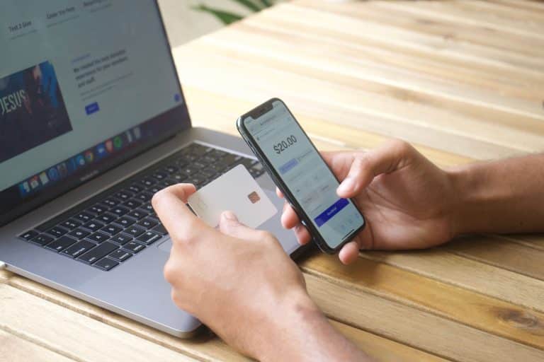 Here is why many football fans like using mobile devices