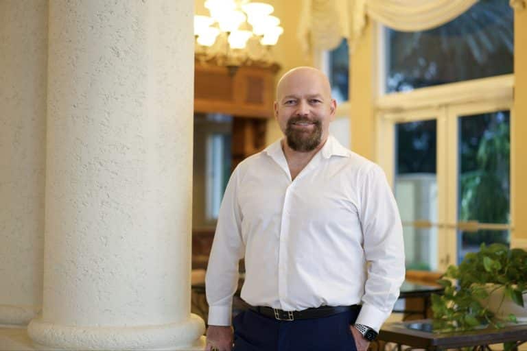 Entrepreneur Aims to Deploy Electric Planes in Ukraine Conflict to Help Home Country