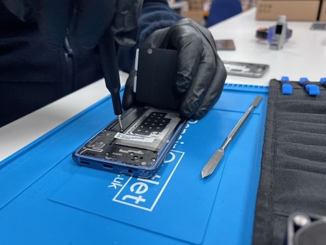 IT Firm Commits to NHS Savings and Carbon Emission Reduction by Repairing Staff Mobile Phones